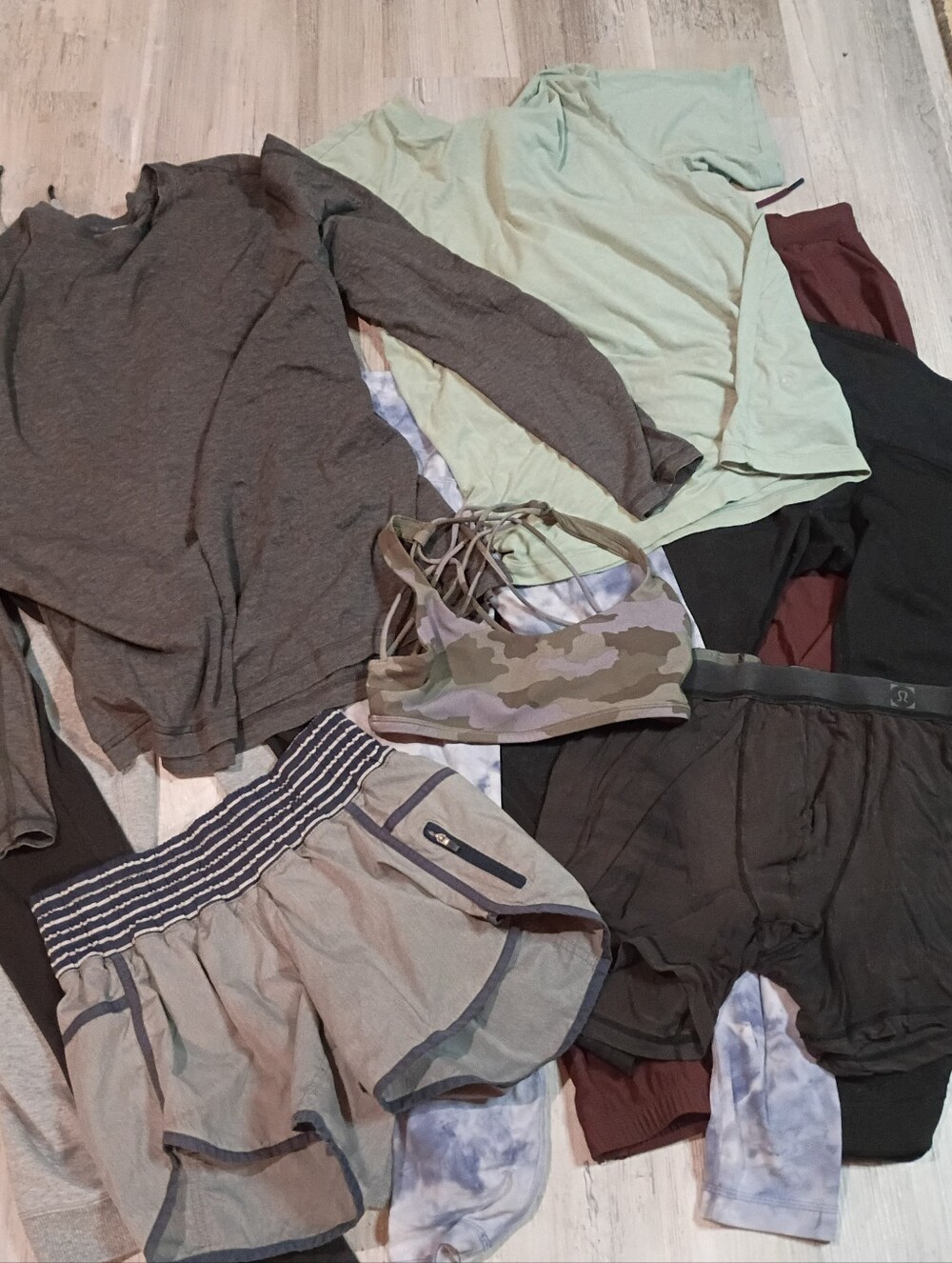 Lululemon Bundle - Picture 4 of 9